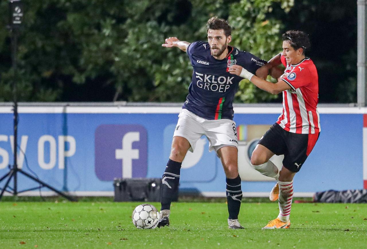 Invaller Beekman helpt ploeterend NEC aan punt tegen Jong PSV